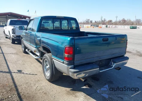 1996 Dodge Ram 1500 z USA, uszkodzony, nr VIN 3B7HC13Y5TG197457